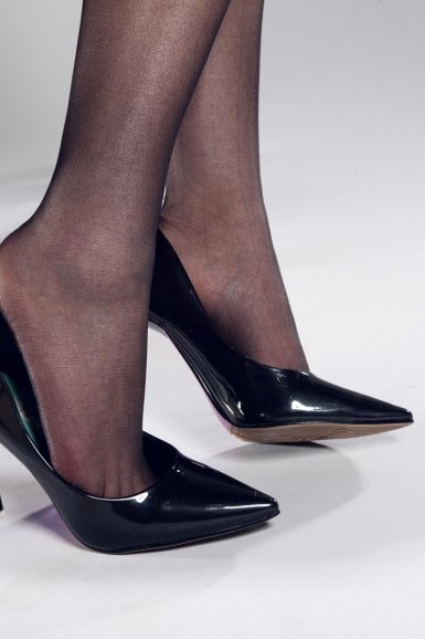 “kaiyuan”《丧尸围城4》曝新预告 新式武器助力僵尸大战(图2) 开元体育